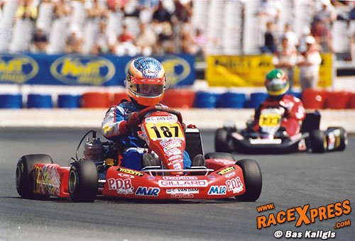 Carlo van Dam geeft met Robert Doornbos en Nick de Bruijn karting demo
